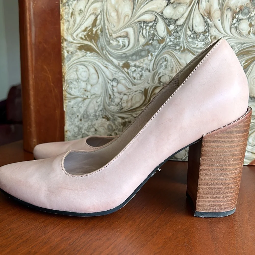 Clark’s Pink Leather Pumps - Picture 2 of 8